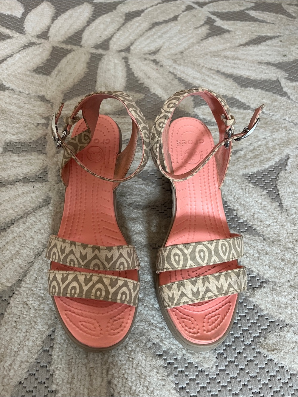 CROCS Women's Pink Footbed Neutral Pattern Ankle-Strap Sandals